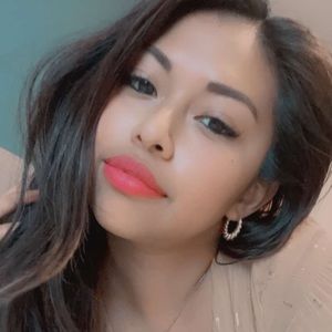 Meet your Posher, Claudia